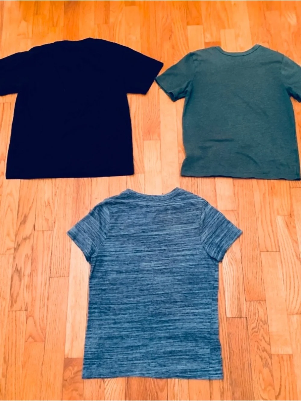 Boys Size M Shirt Bundle: Black Luke Combs, Green Gap National Geographic Dinosa